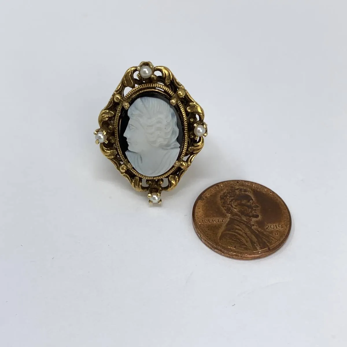 14K Yellow Gold Vintage Cameo Ring with Pearls