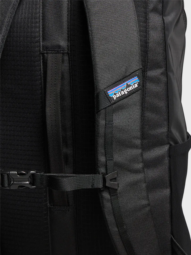 Black Hole Pack 25L in Black