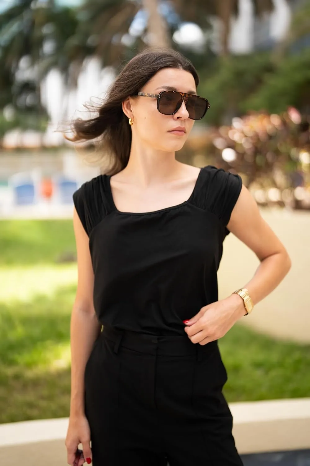 Zeagoo Women Summer Tops Cute Square Neck Tank Tops Loose Dressy Casual Shirts Cap Sleeve Tunic Tops